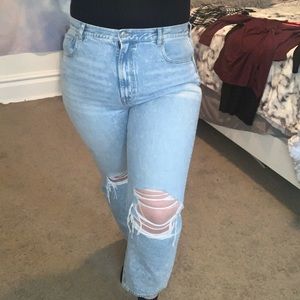 🌞Distressed Mom Jean🌞